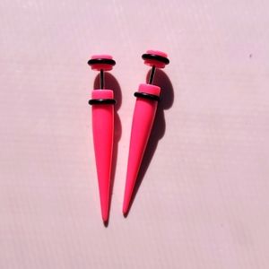 FAUX Gauges earing hot pink spike